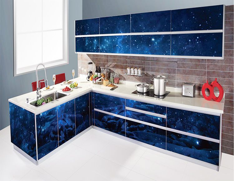 Синяя Кухня акрил с угловой мойкой витрины и фасады в алюминиевом профиле с рисунком