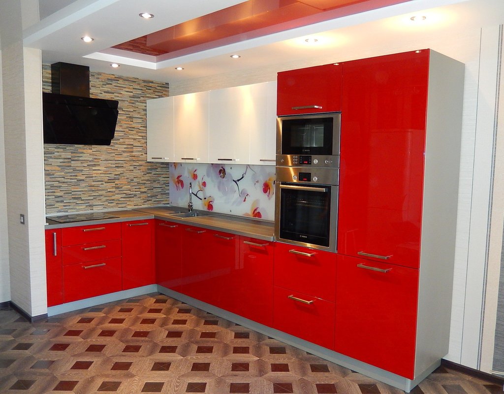 Кухонный гарнитур эмаль угловой 4м с красными фасадами