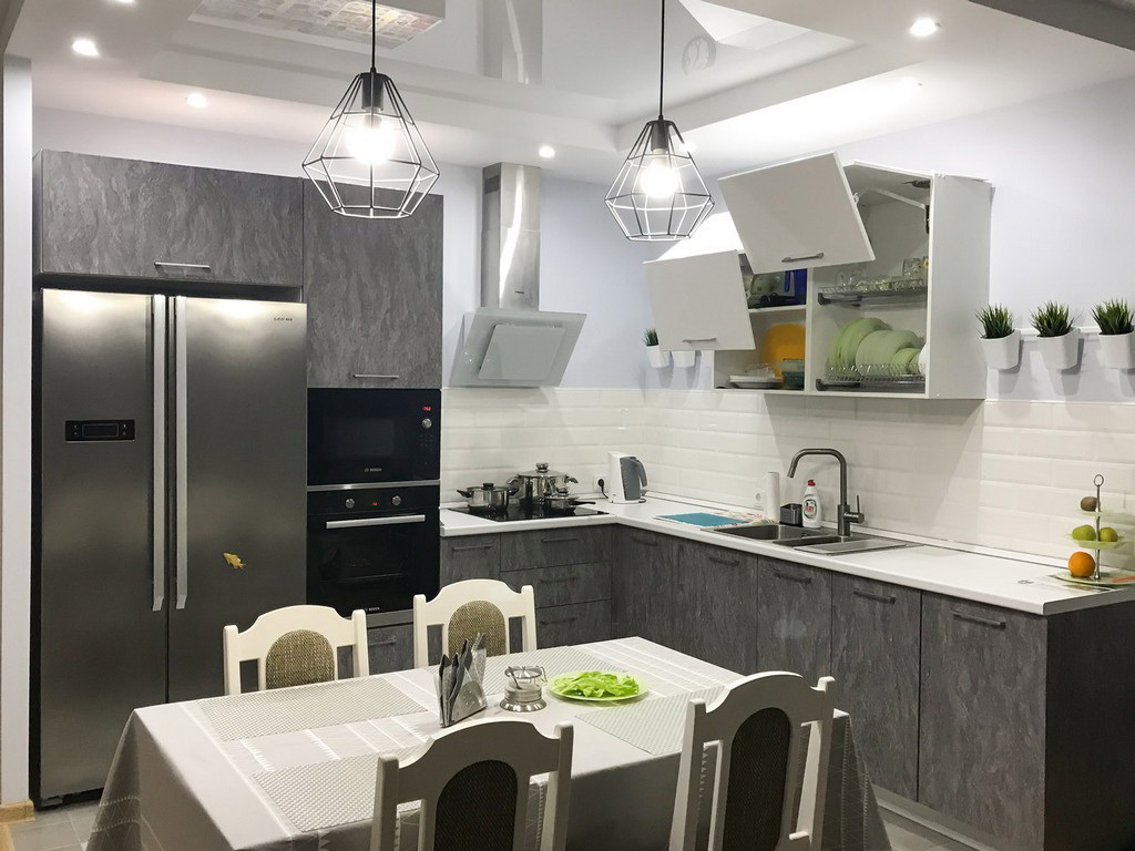 Кухонный гарнитур Alvic угловой 5 м серый бетон со  встроенным холодильником